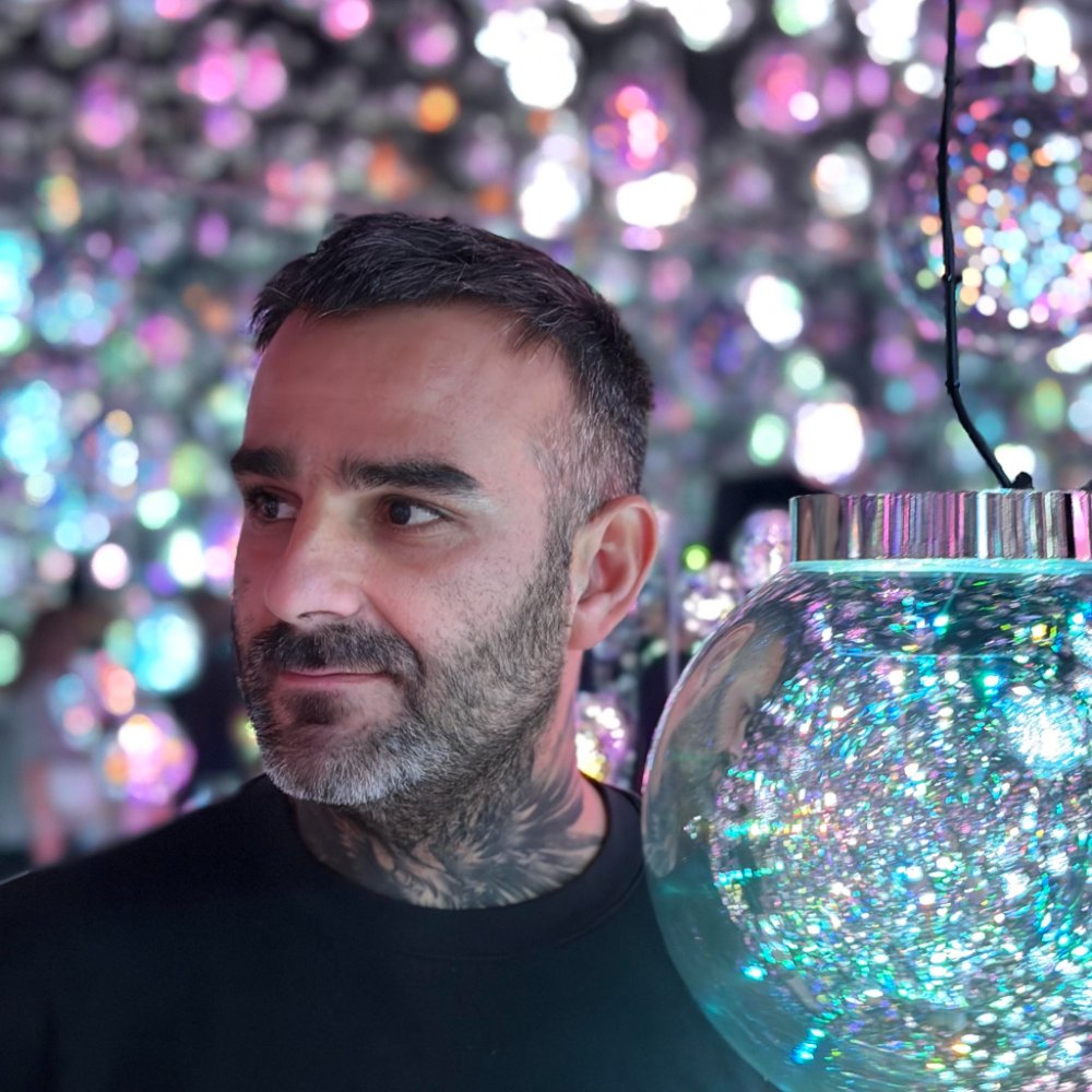 Portrait of Julien Jimenez, founder of RightsRoster